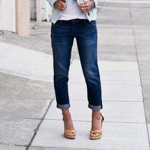 Old Navy 'Boyfriend' 12* slight distressing* Like new* Mid Rise